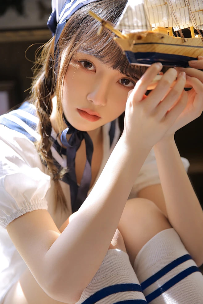 深巷校服海报